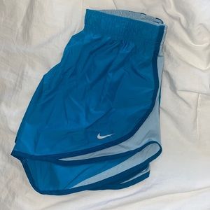 Nike Women’s Tempo Running short